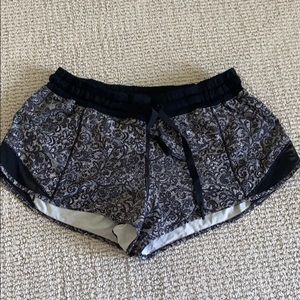 Lululemon hottie hot shorts